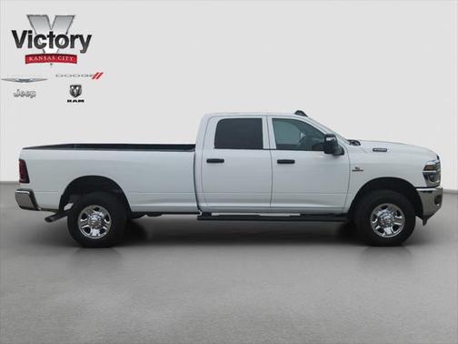 2025 RAM 2500 Tradesman Crew Cab 4x4 8' Box