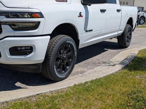 2025 RAM 2500 Big Horn Crew Cab 4x4 6'4' Box