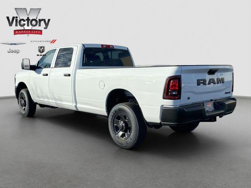 2026 RAM 2500 Tradesman Crew Cab 4x4 8' Box