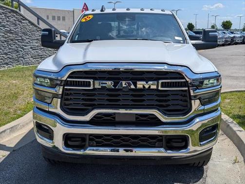 2025 RAM 2500 Tradesman Crew Cab 4x4 6'4' Box