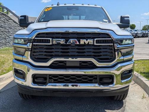 2025 RAM 2500 Tradesman Crew Cab 4x4 6'4' Box