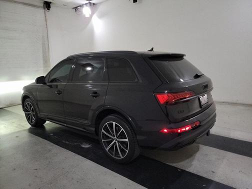 2021 Audi Q7 55 Premium Plus