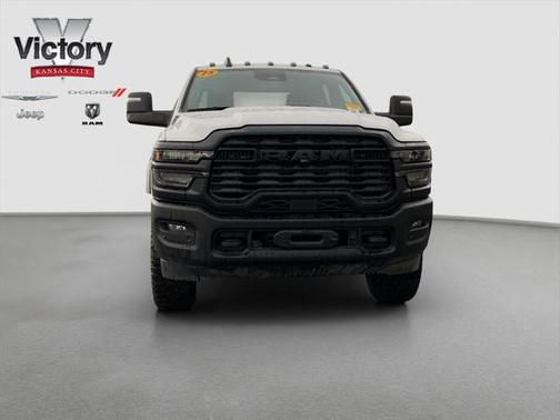 2025 RAM 2500 Tradesman Crew Cab 4x4 6'4' Box