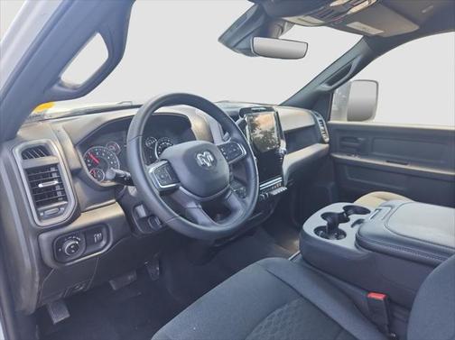2025 RAM 2500 Tradesman Crew Cab 4x4 6'4' Box