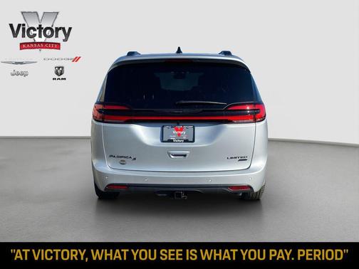 Silver Mist Clearcoat 2026 Chrysler Pacifica Limited