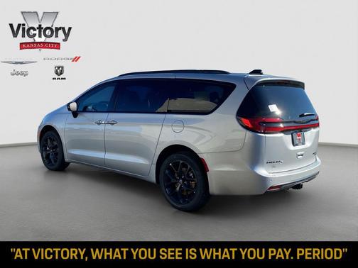 Silver Mist Clearcoat 2026 Chrysler Pacifica Limited