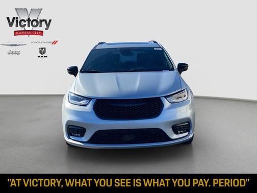 Silver Mist Clearcoat 2026 Chrysler Pacifica Limited