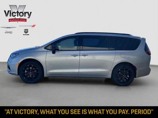 Silver Mist Clearcoat 2026 Chrysler Pacifica Limited