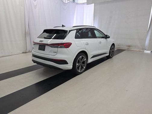 2024 Audi Q4 e-tron Prestige 55 quattro