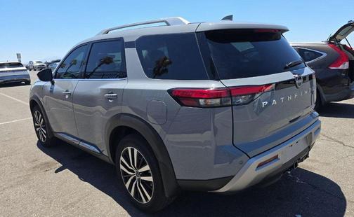 2025 Nissan Pathfinder Platinum 4WD