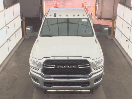 2024 RAM 3500 Big Horn Crew Cab 4x4 8' Box