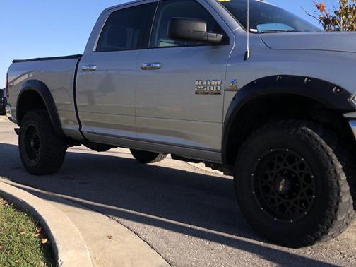 2018 RAM 2500 SLT Crew Cab 4x4 6'4' Box