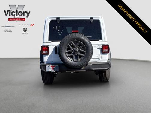 Bright White Clearcoat 2026 Jeep Wrangler Sport S