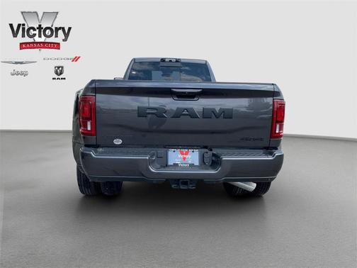 2025 RAM 3500 Laramie Crew Cab 4x4 8' Box