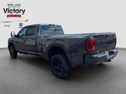 2025 RAM 3500 Laramie Crew Cab 4x4 8' Box