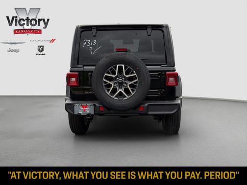 Black Clearcoat 2026 Jeep Wrangler 4-Door Sahara 4x4