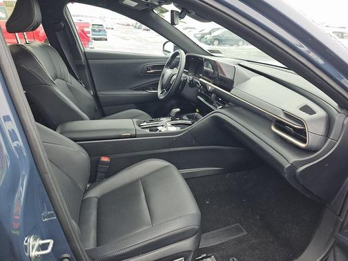 2025 Toyota Crown Signia XLE