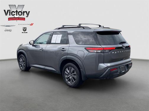2022 Nissan Pathfinder SV 2WD