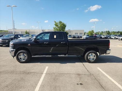 2025 RAM 2500 Tradesman Crew Cab 4x4 8' Box