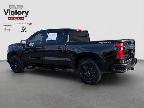 Black 2025 Chevrolet Silverado 1500 Custom