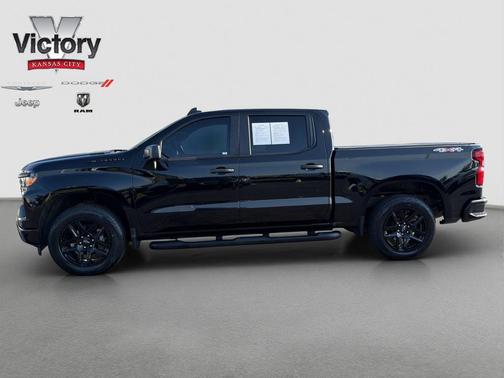 Black 2025 Chevrolet Silverado 1500 Custom
