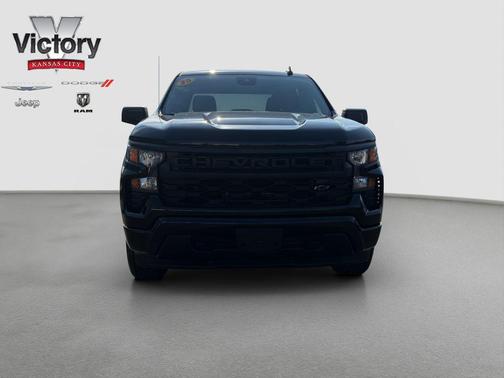 Black 2025 Chevrolet Silverado 1500 Custom