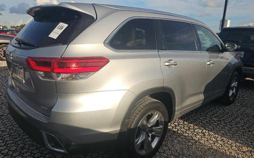 Celestial Silver Metallic 2018 Toyota Highlander Limited