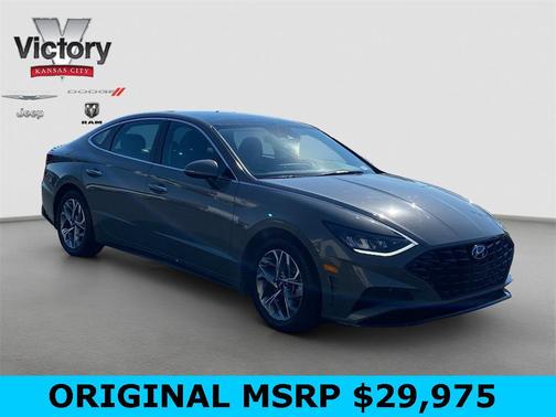 2022 Hyundai SONATA SEL