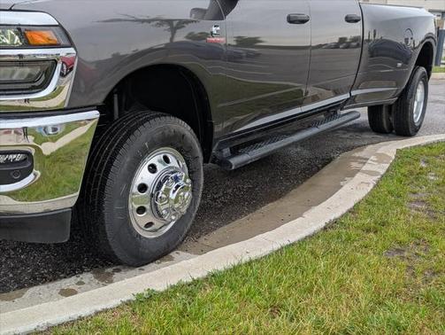 2025 RAM 3500 Tradesman Crew Cab 4x4 8' Box