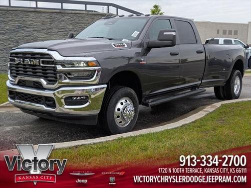 2025 RAM 3500 Tradesman Crew Cab 4x4 8' Box