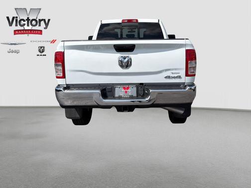 Bright White Clearcoat 2024 RAM 3500 Tradesman Crew Cab 4x4 8' Box