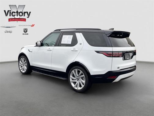 2023 Land Rover Discovery P300 S R-Dynamic