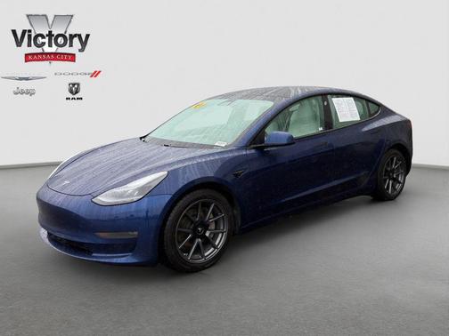 Deep Blue Metallic 2021 Tesla Model 3 Long Range
