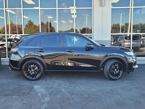 Crystal Black Pearl 2027 Honda HR-V