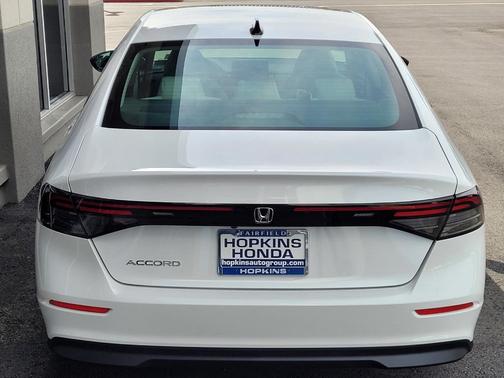 Platinum White Pearl 2025 Honda Accord SE