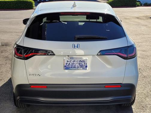 Platinum White Pearl 2026 Honda HR-V LX 2WD