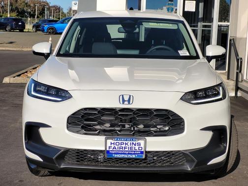 Platinum White Pearl 2026 Honda HR-V LX 2WD