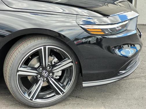 Crystal Black Pearl 2026 Honda Accord SE