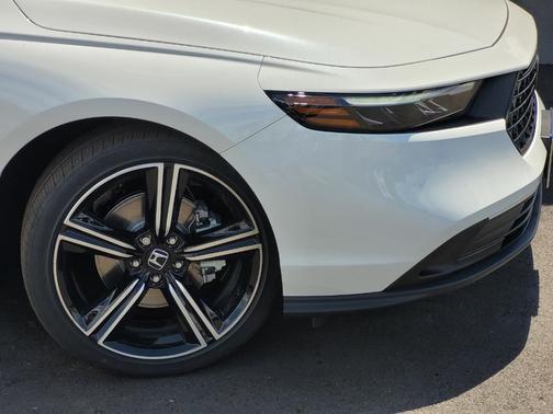 Platinum White Pearl 2026 Honda Accord Hybrid Sport