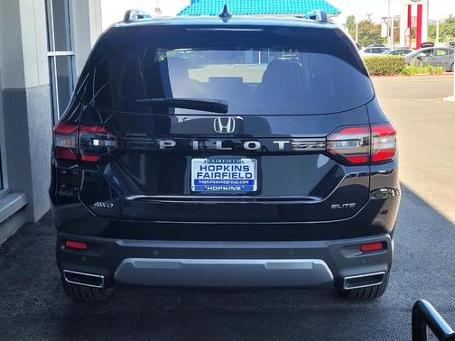 Crystal Black Pearl 2026 Honda Pilot Elite AWD