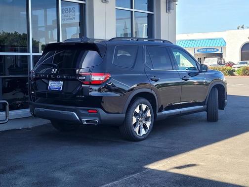 Crystal Black Pearl 2026 Honda Pilot Elite AWD