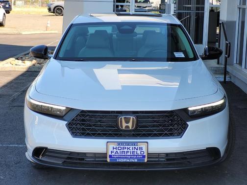 Platinum White Pearl 2025 Honda Accord SE