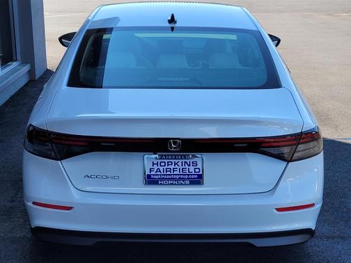 Platinum White Pearl 2025 Honda Accord SE