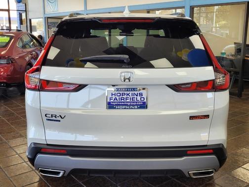 Platinum White Pearl 2026 Honda CR-V Hybrid TrailSport