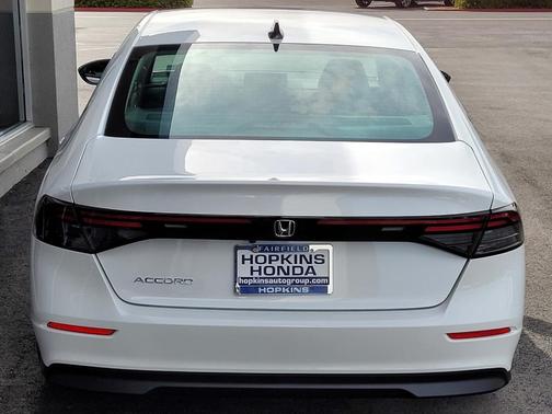 Platinum White Pearl 2025 Honda Accord SE