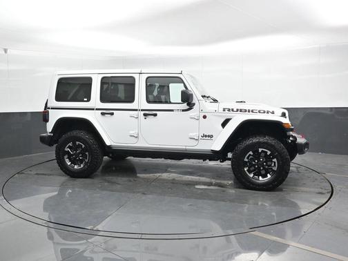 Bright White Clearcoat 2026 Jeep Wrangler Rubicon