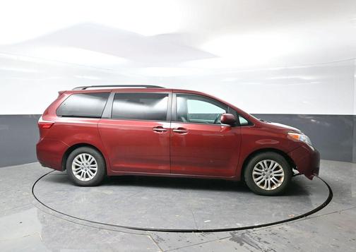 2016 Toyota Sienna L