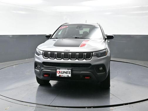2023 Jeep Compass Trailhawk