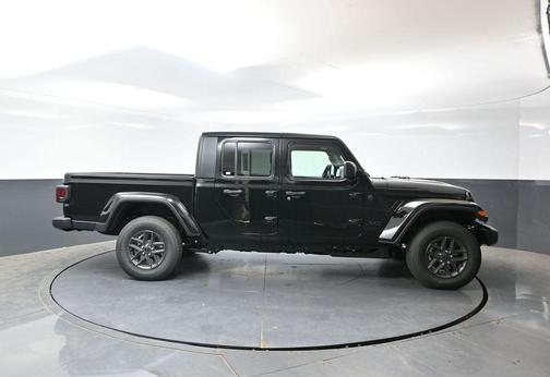 Black Clearcoat 2026 Jeep Gladiator Sport