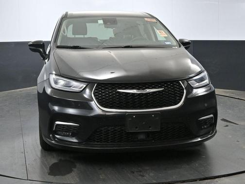 2023 Chrysler Pacifica Touring-L